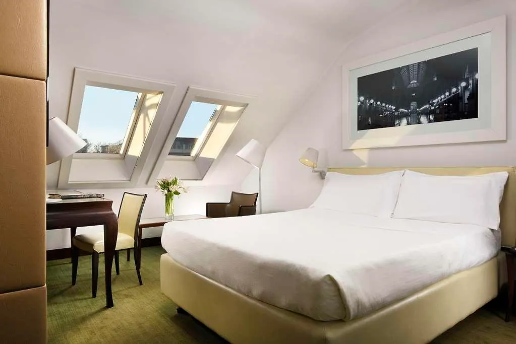 Una Hotels Cusani Milano Włochy