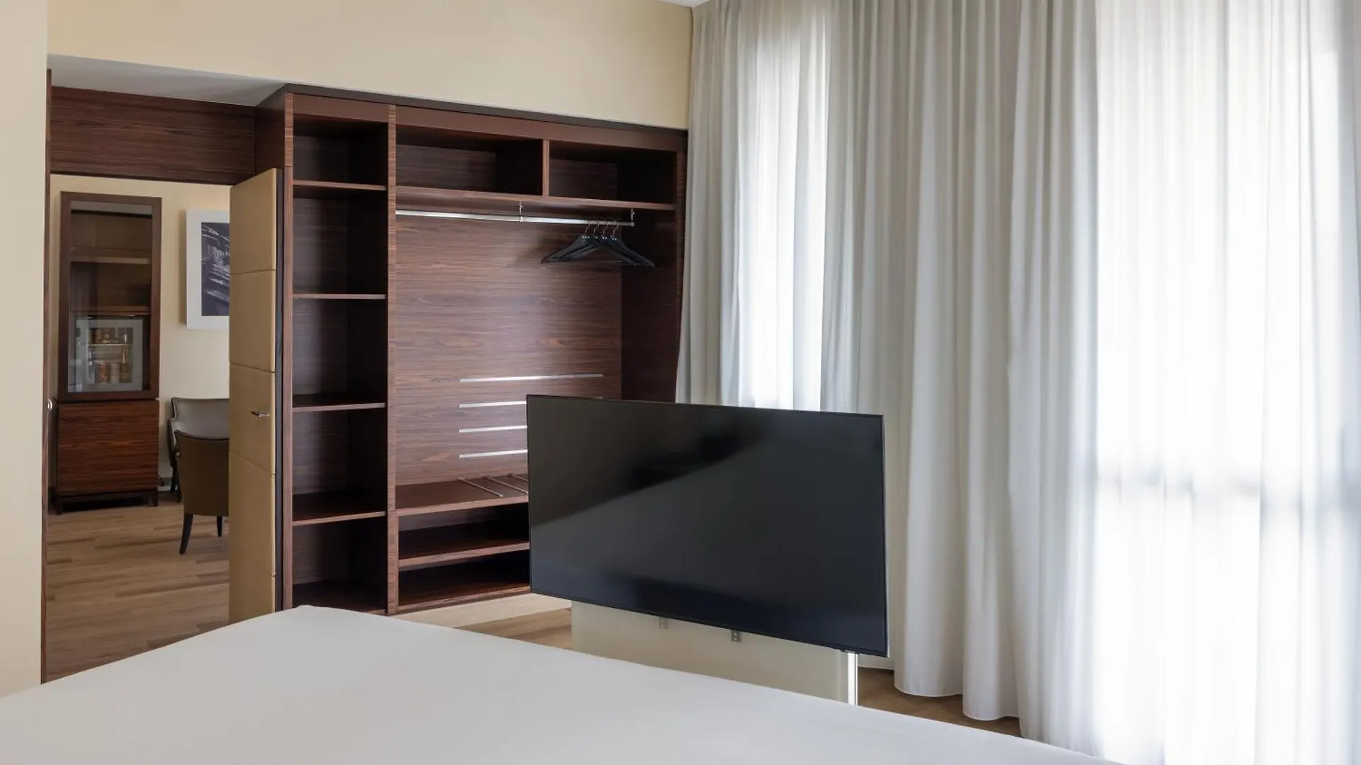 Una Hotels Cusani Milano 4*, Mediolan