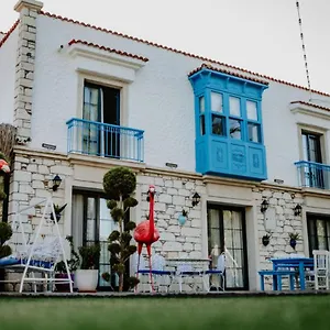 Oda ve Kahvaltı Trend Blue Boutique Çeşme