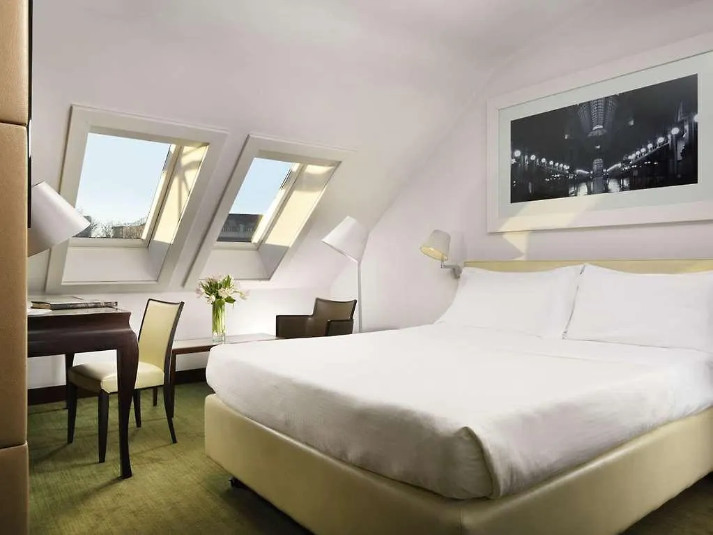Una Hotels Cusani Milano 4*,