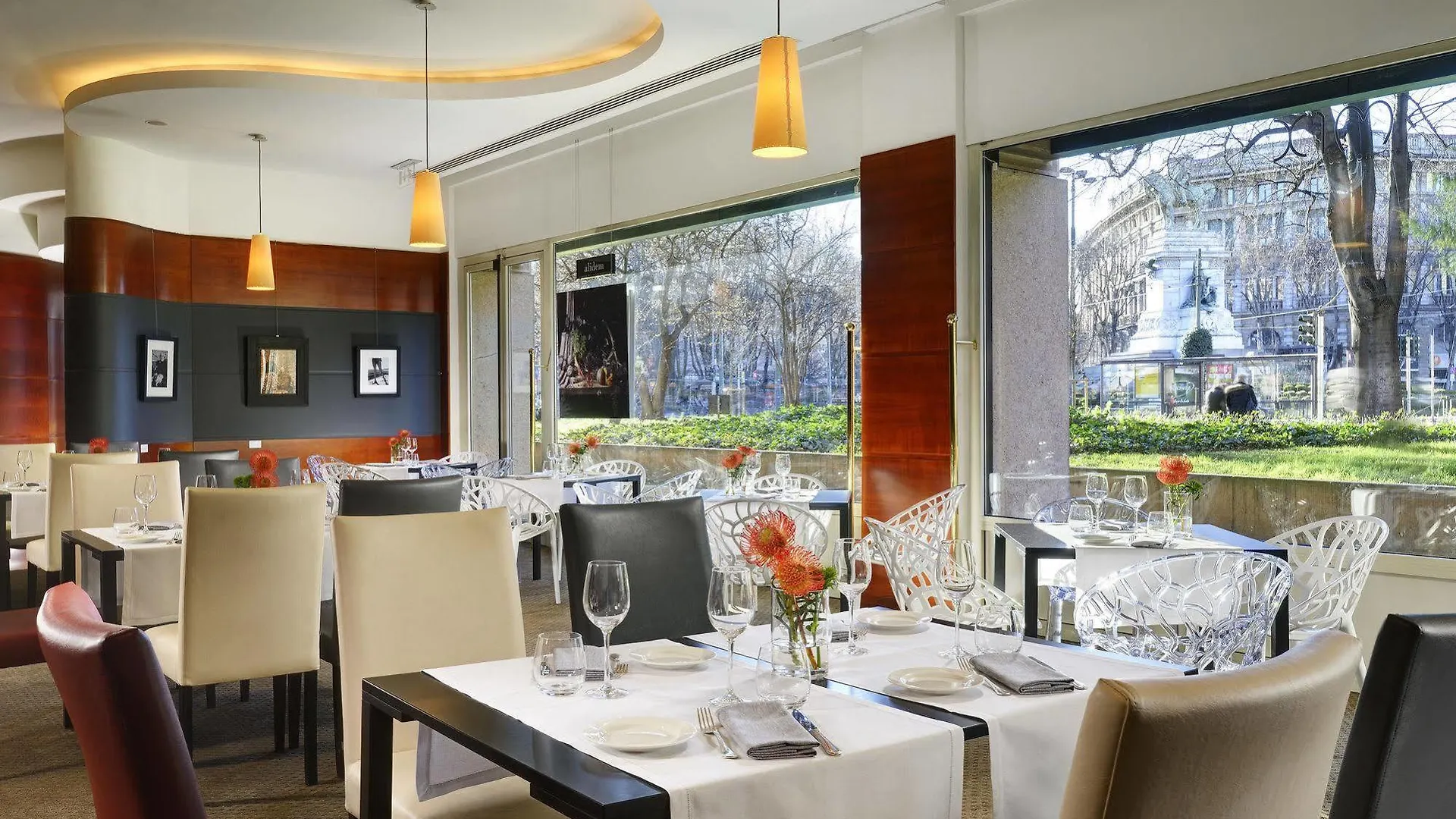 Una Hotels Cusani Milano 4*,